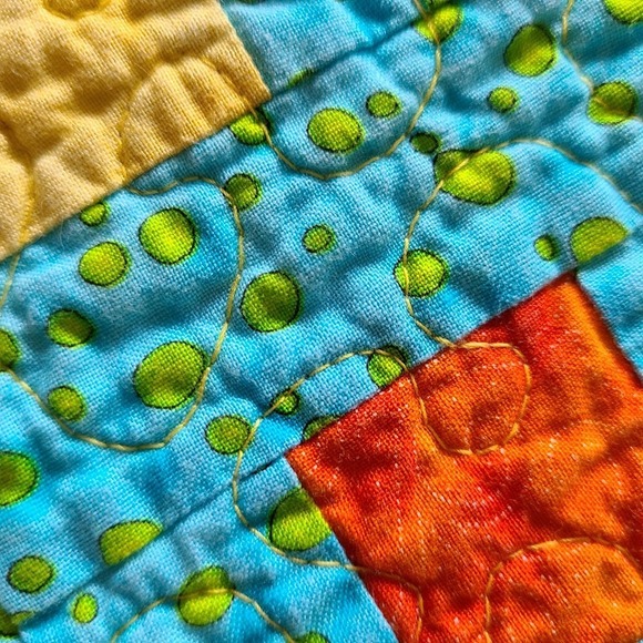 Quilted Throw Blanket Colorful Pinwheel Handmade Machine Stitched 42 x 56.5" - Picture 4 of 6